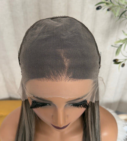 Vivian  Castaño Cenizo Beige (Mushroom Bronde) 20” Partido Libre Lace 13*6