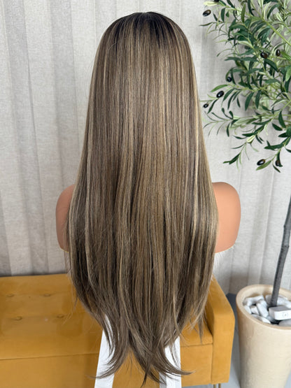 Nuria T-Mechas Rubias  24” Partido Fijo