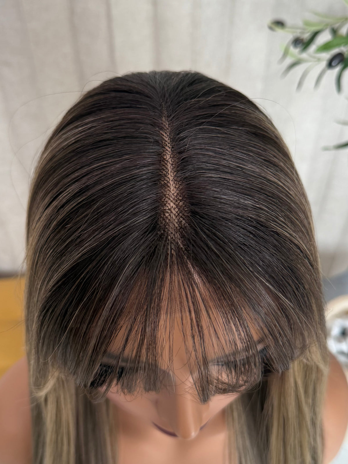 Nuria T-Mechas Rubias  24” Partido Fijo