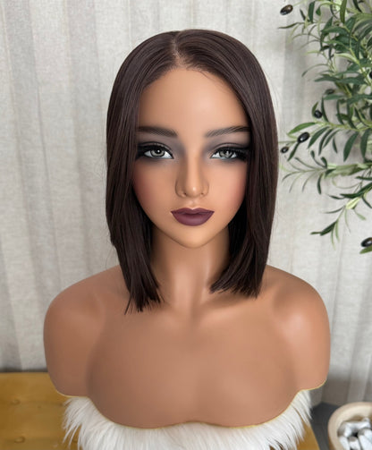 Ivet Castaña 10” Corte Bob Partido Libre 13*3
