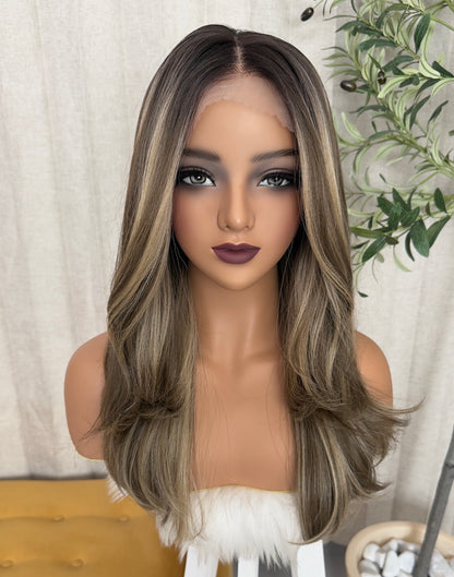 Steffy T- Mechas Rubias 24” Partido libre Lace 13*6