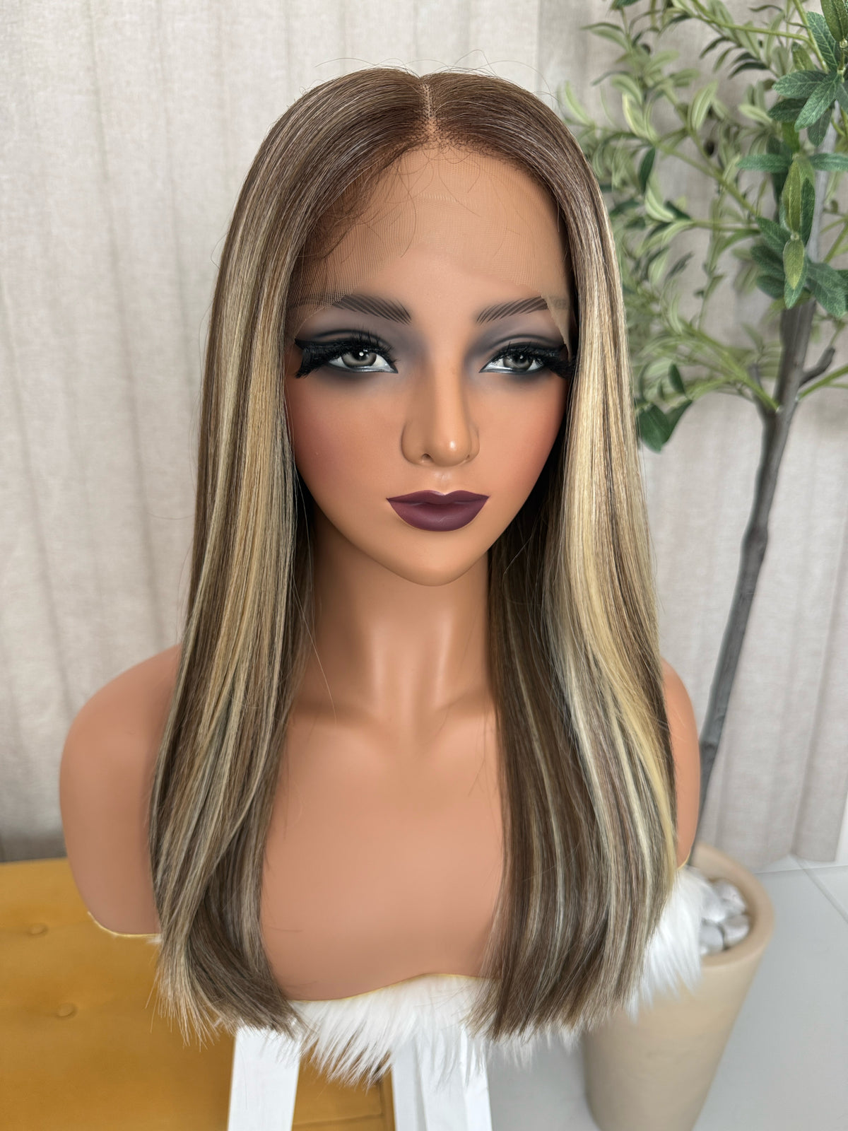 Abby T- Rubio Dorado 20” Partido Libre Lace 13*7