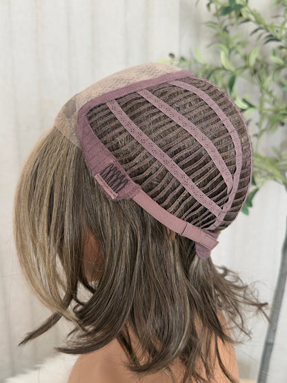Gisel T-  Rubio Mechas Mantequilla 10” Partido Libre, Mono Lace