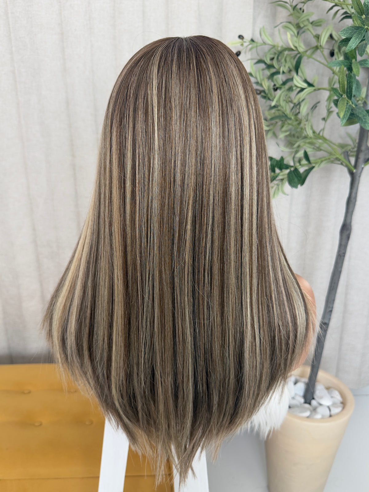 Abby T- Rubio Dorado 20” Partido Libre Lace 13*7
